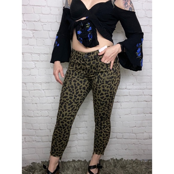 NEW Express olive Leopard cropped jeans pants 2 - Picture 5 of 5